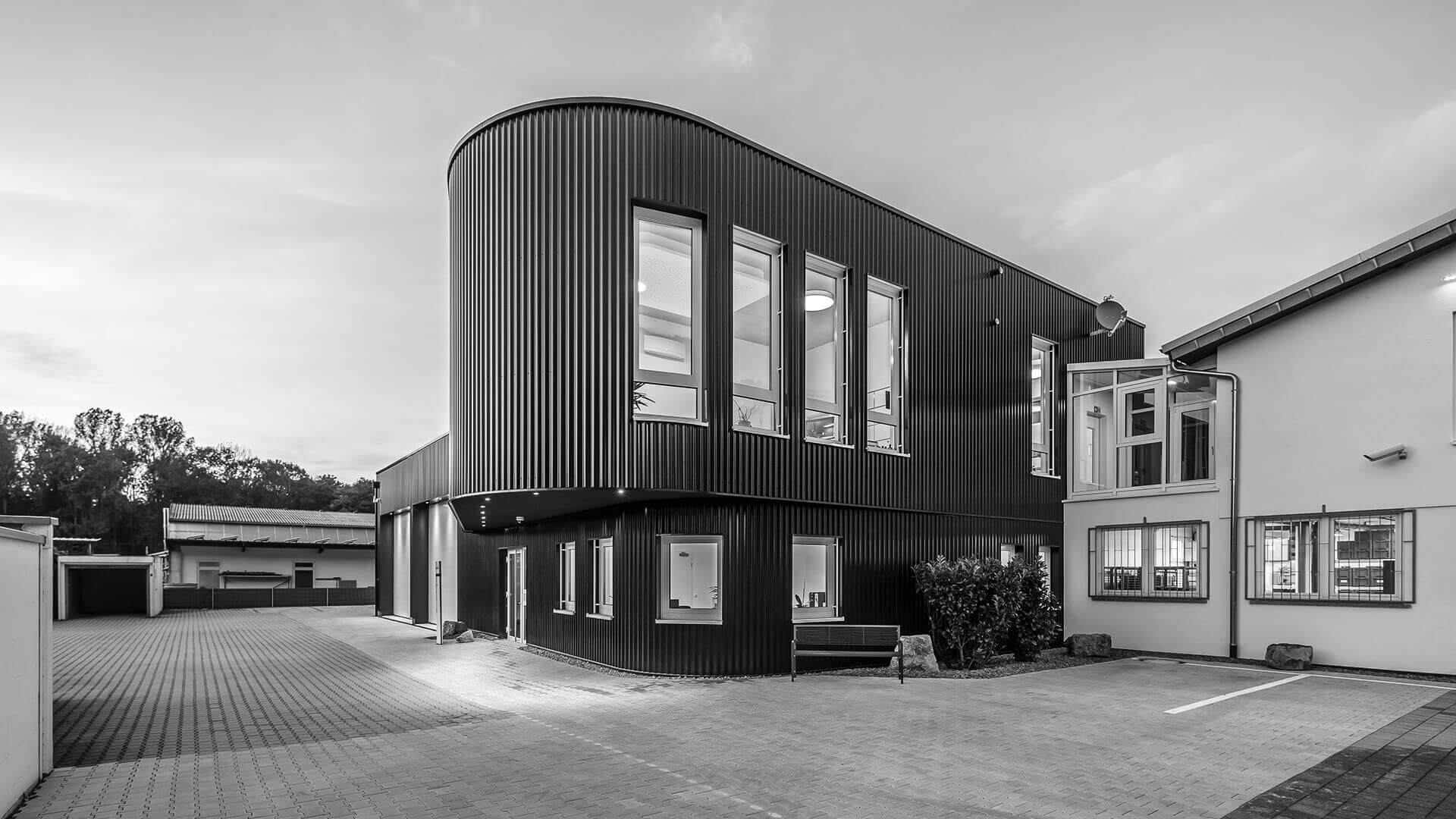 Teaser | BIZZY-BEE.de / The Marketplace for M&A.